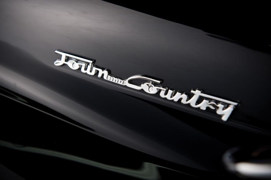  Chrysler Town & Country Sedan 1947 года  (фото 3 из 61)
